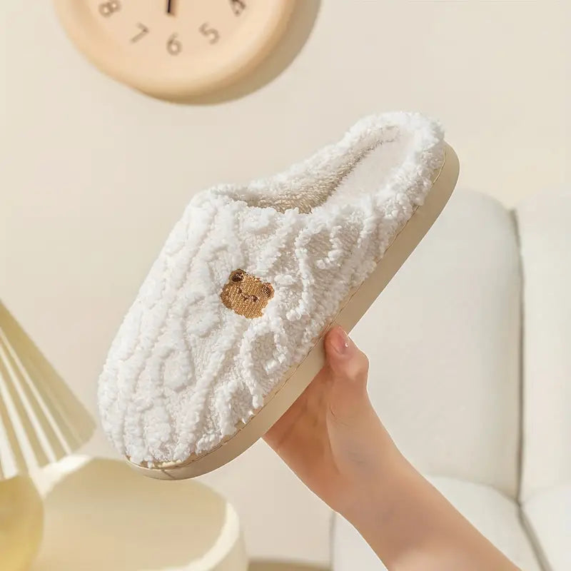 Viola | Damen Winter-Plüschhausschuhe mit Bärenstickerei - Elle Zürich