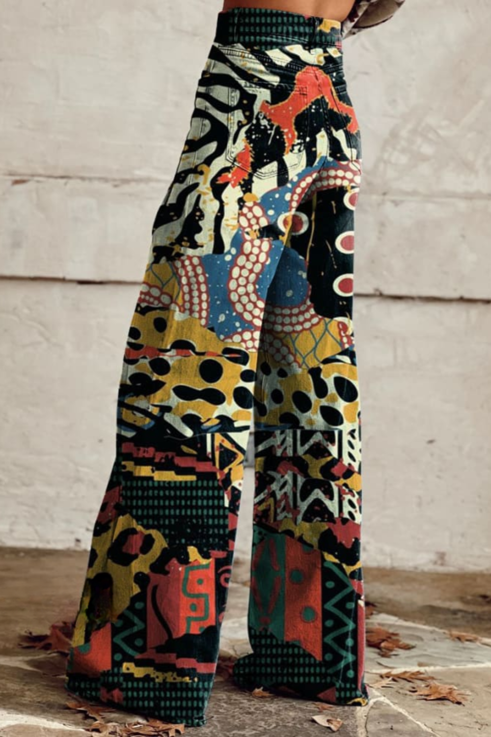 Emma | Weit geschnittene Jeans mit Abstraktem Tribal-Muster - Elle Zürich