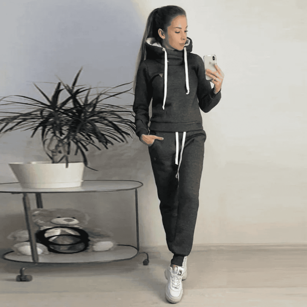 Martina | Damen Lässiger Trainingsanzug mit Hochkragen Kapuzenpullover - Elle Zürich