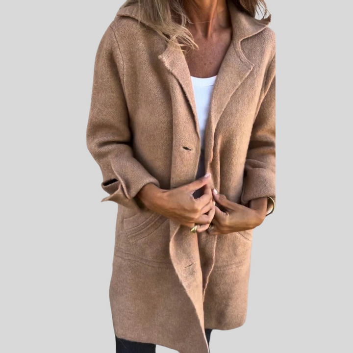 Felicia | Damen Wintermantel mit Knöpfen und Taschen - Elle Zürich