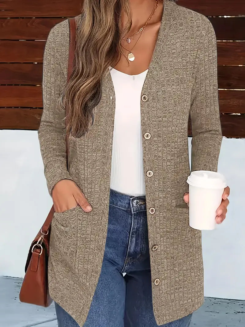 Greta | Damen Winterstrickjacke mit Knöpfen - Elle Zürich