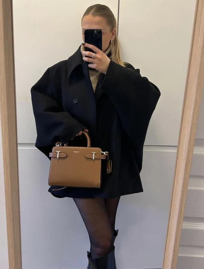 Karin | Stilvoller Oversized-Mantel mit Knöpfen - Elle Zürich