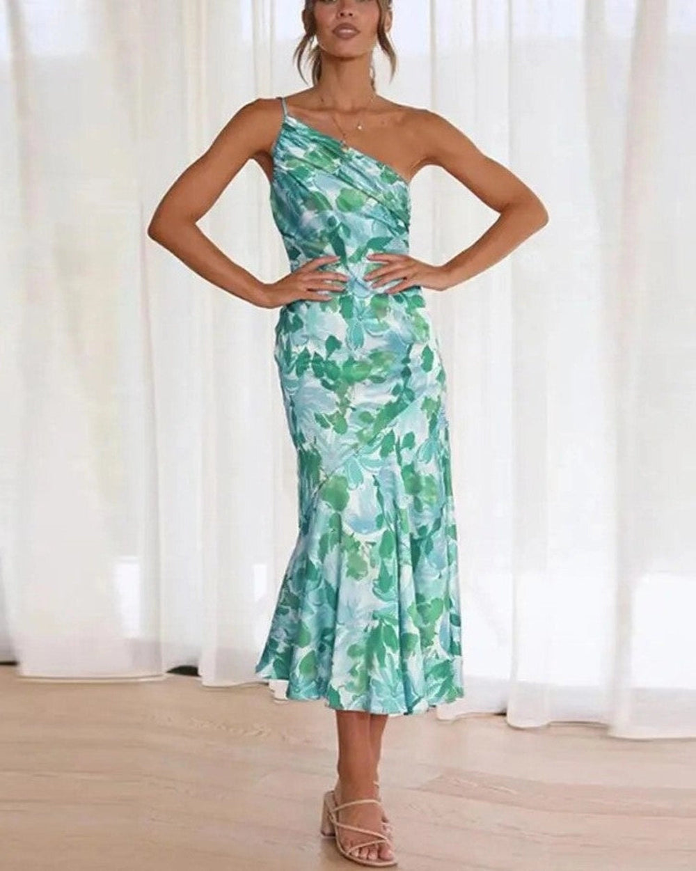 Sienna | Asymmetrisches Maxikleid mit floralem Muster für einen eleganten Look - Elle Zürich