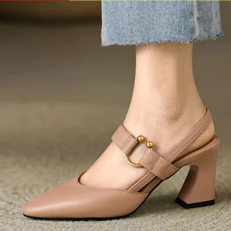 Kerstin | Damen Pumps mit Blockabsatz und Eleganten Riemen - Elle Zürich