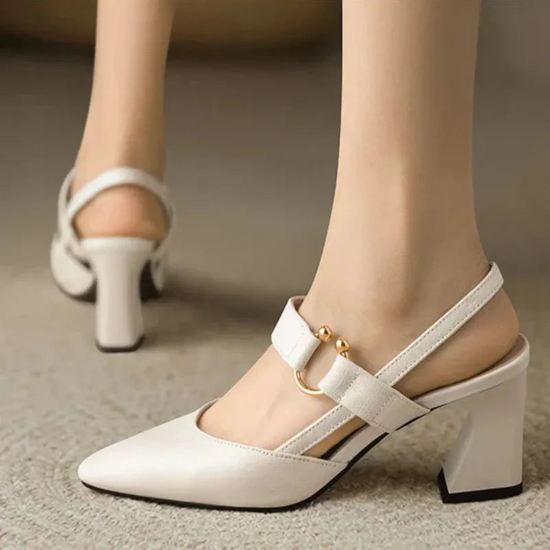 Kerstin | Damen Pumps mit Blockabsatz und Eleganten Riemen - Elle Zürich