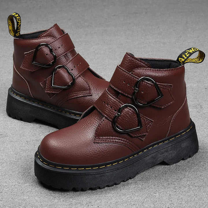 Theresa | Damen Winter Plateau-Stiefel mit Herzschnalle - Elle Zürich