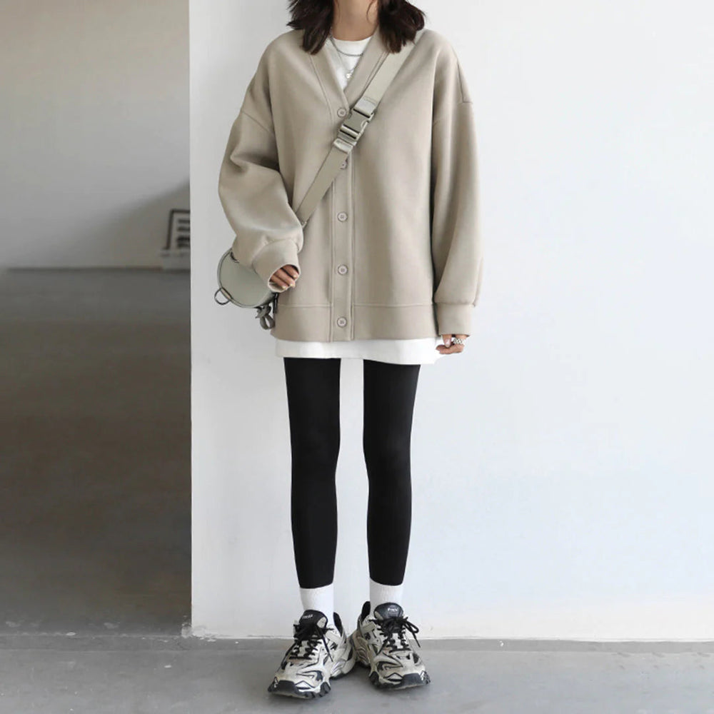 Edith | Damen Winter-Cardigan mit V-Ausschnitt und Knöpfen - Elle Zürich