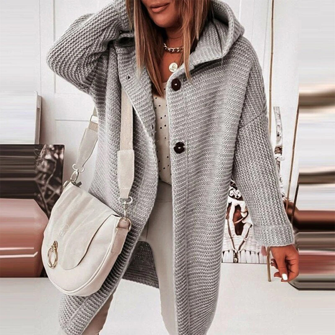 Carolin | Damen Kuschelige Winter-Kapuzenstrickjacke mit Knöpfen - Elle Zürich
