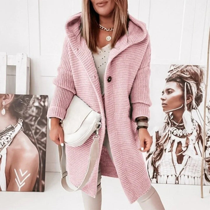 Carolin | Damen Kuschelige Winter-Kapuzenstrickjacke mit Knöpfen - Elle Zürich
