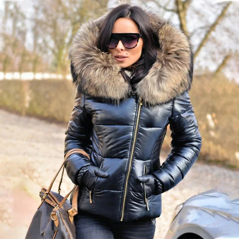 Helga | Damen Winter-Steppjacke mit Kapuze und Kunstfell - Elle Zürich
