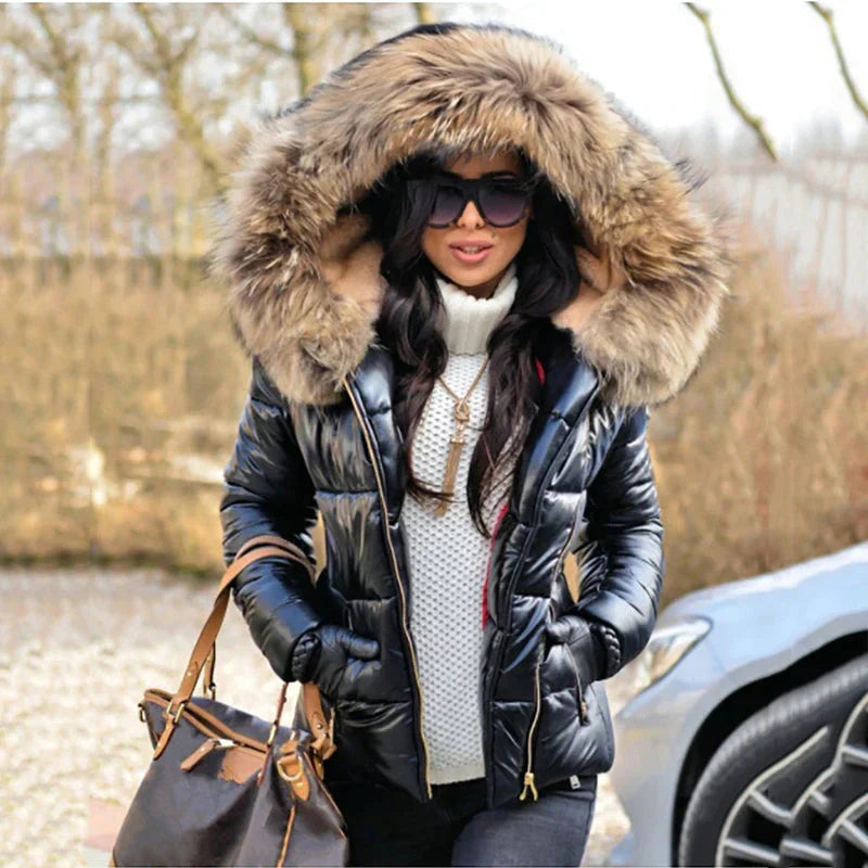 Helga | Damen Winter-Steppjacke mit Kapuze und Kunstfell - Elle Zürich