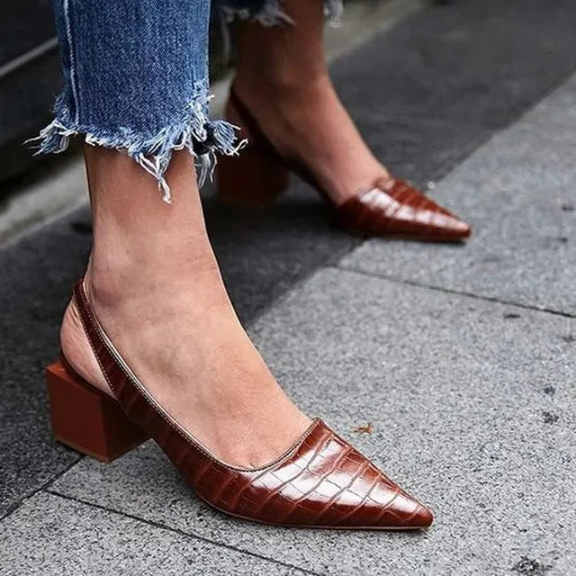 Jana | Schicke Pumps mit Spitzem Absatz - Elle Zürich
