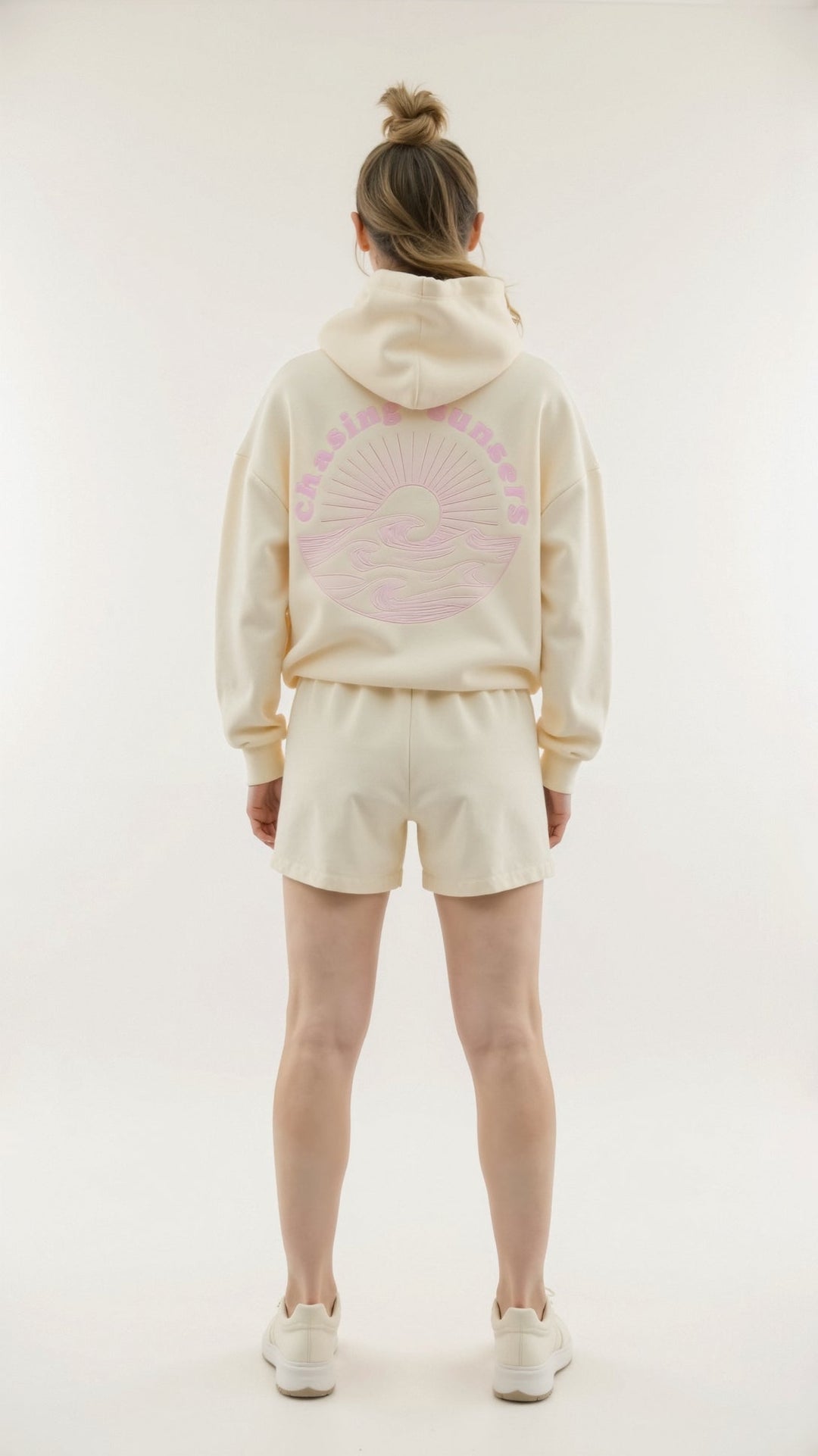 Annika | Damen Kapuzenpullover mit Tropenmuster und Kängurutasche - Elle Zürich