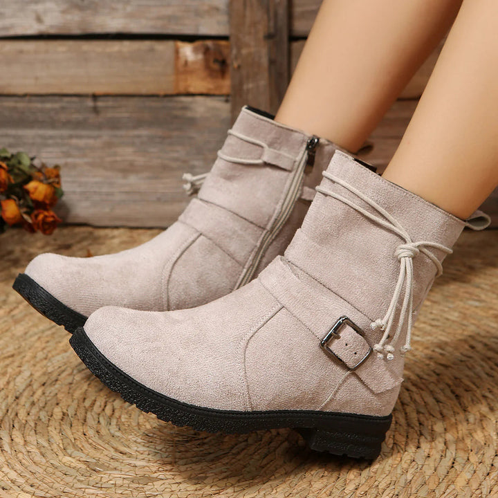 Emma | Damen Winter Stiefeletten mit Reißverschluss und Schnallenriemen - Elle Zürich