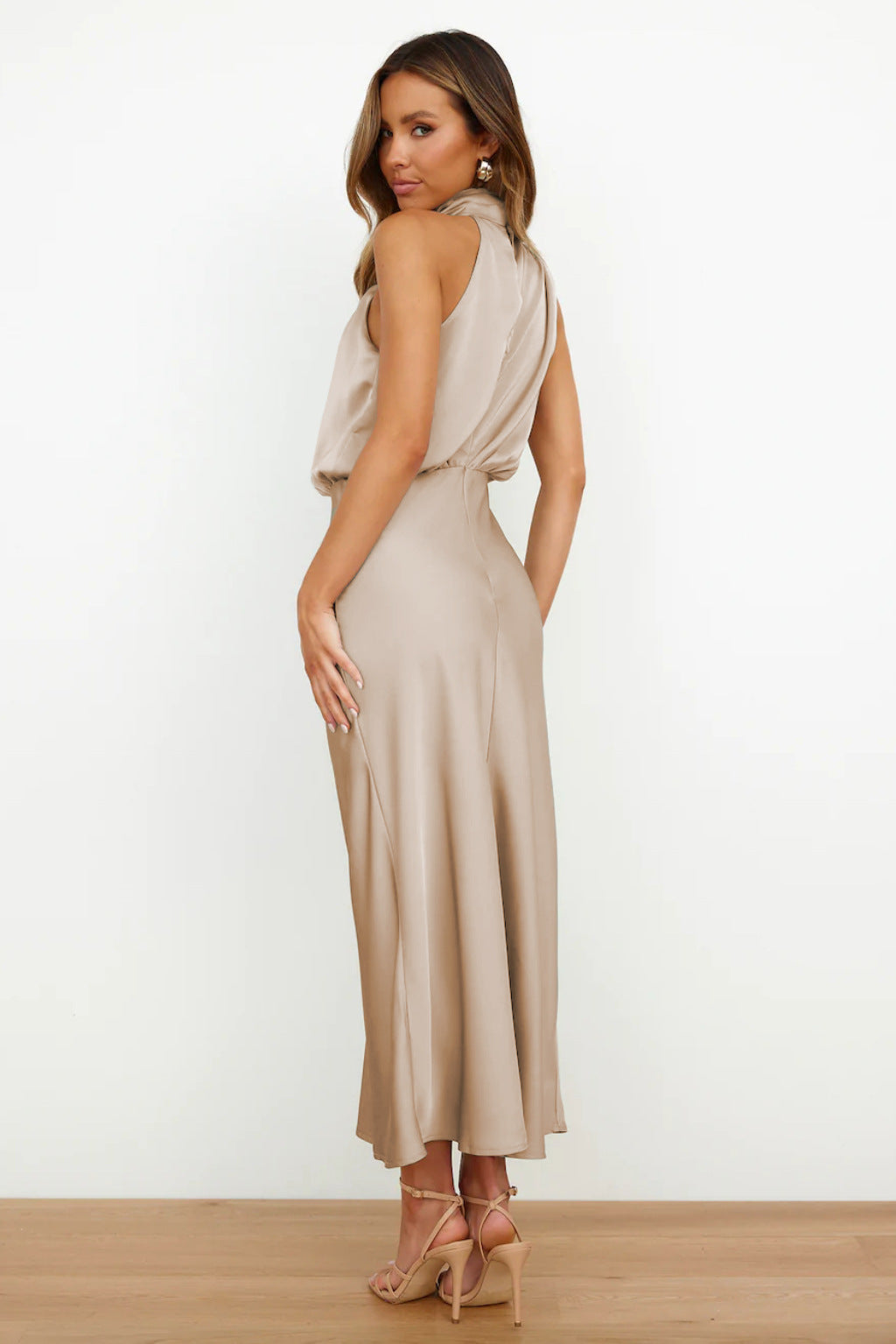 Claudia | Elegantes Halterneck Satin Kleid - Elle Zürich