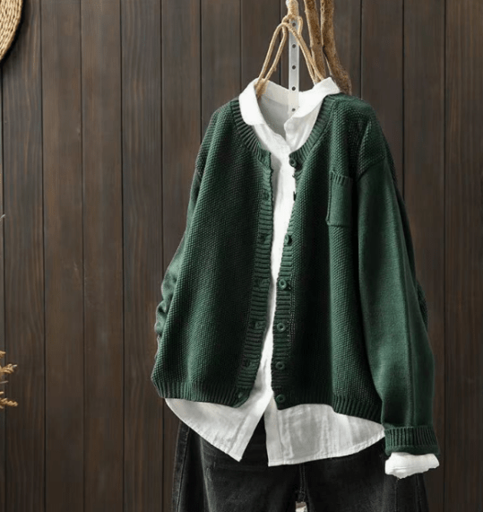 Helga | Weicher Strickpullover für Damen mit Knöpfen - Elle Zürich