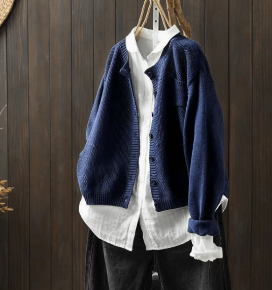 Helga | Weicher Strickpullover für Damen mit Knöpfen - Elle Zürich