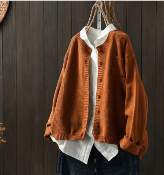 Helga | Weicher Strickpullover für Damen mit Knöpfen - Elle Zürich