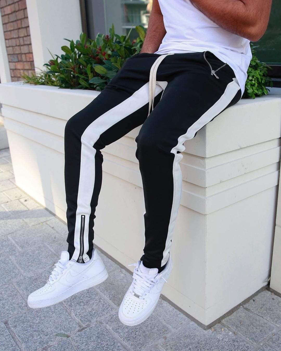 Sven | Herren Slim Fit Joggerhosen mit Streifen - Elle Zürich