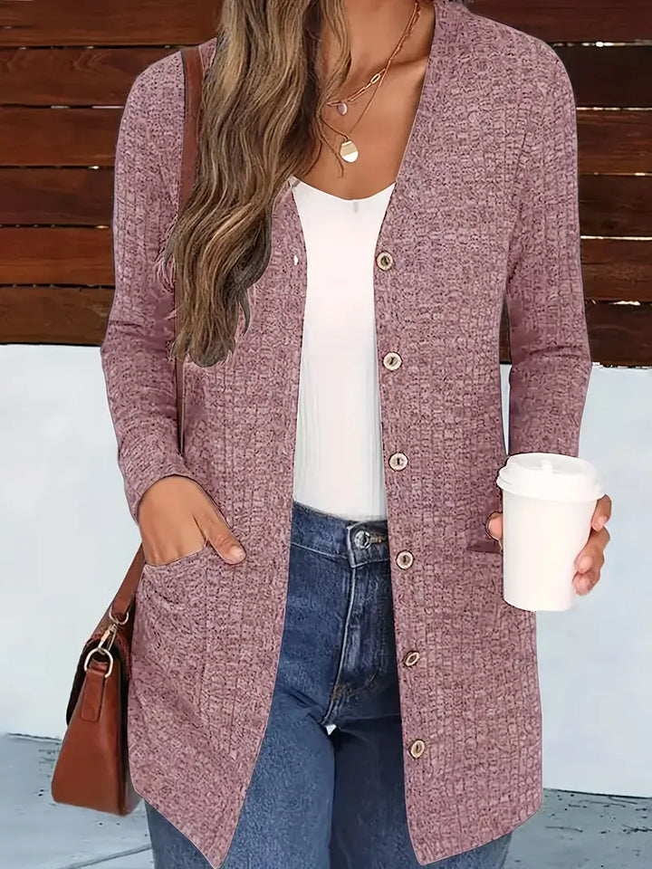 Greta | Damen Winterstrickjacke mit Knöpfen - Elle Zürich