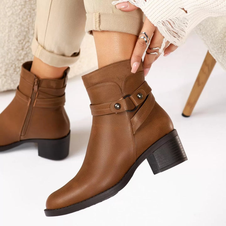Elke | Damen Leder-Stiefeletten mit Reißverschluss und Riemen - Elle Zürich