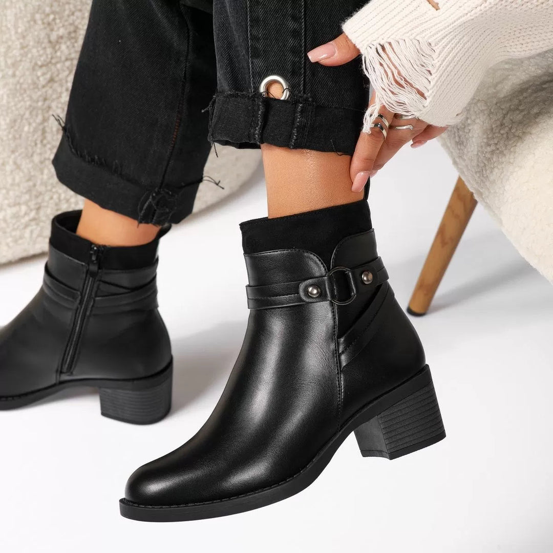 Elke | Damen Leder-Stiefeletten mit Reißverschluss und Riemen - Elle Zürich