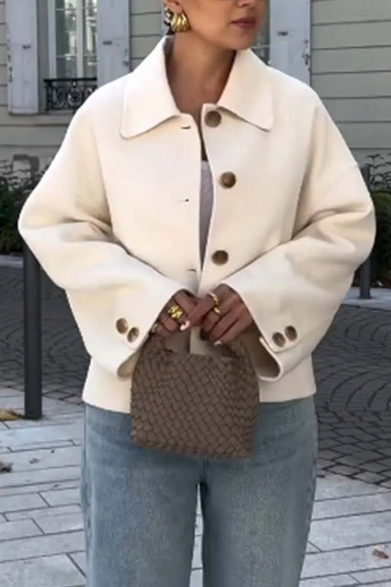 Lena | Damen Kurze Knopfjacke mit Breitem Kragen - Elle Zürich