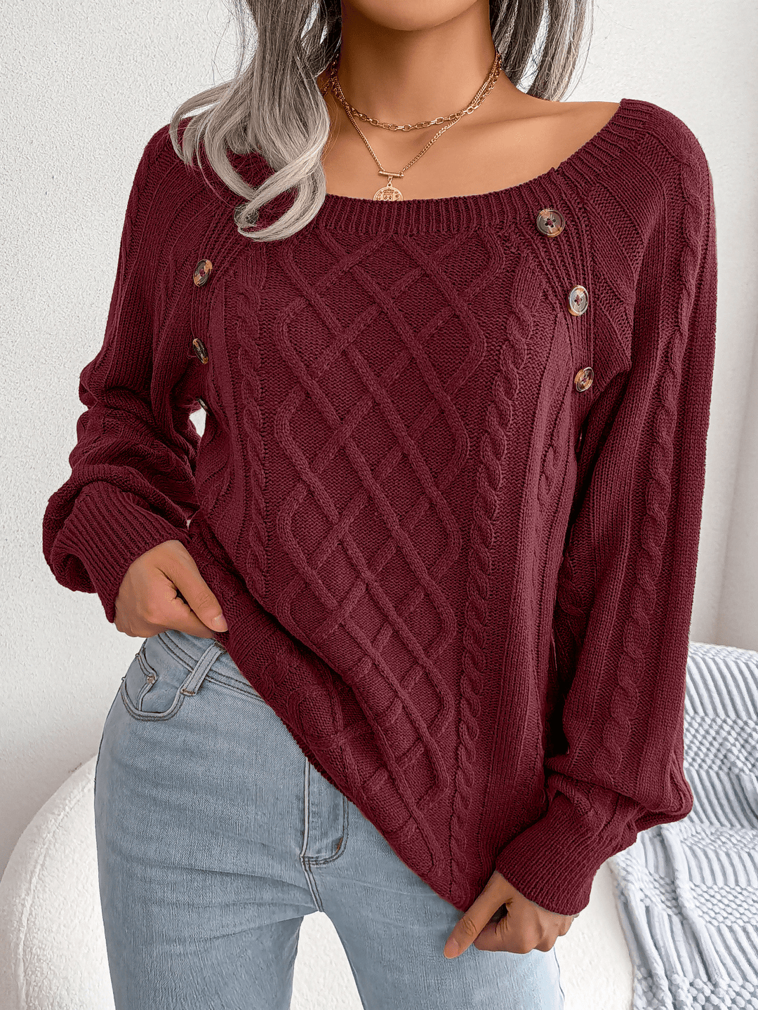 Susanne | Damen Winter-Strickpullover mit Zopfmuster und Knopfdetails - Elle Zürich