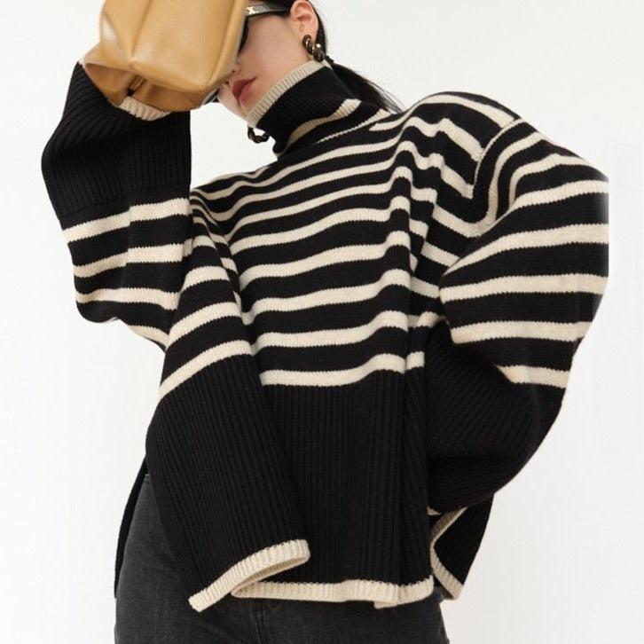 Carolin | Damen Gestreifter Rollkragenpullover mit Seitenschlitz - Elle Zürich