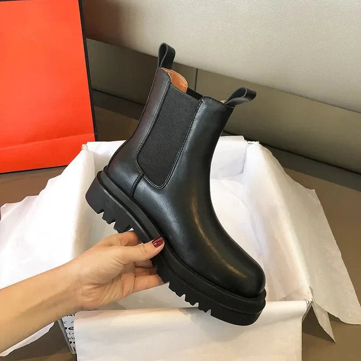 Franziskaa | Damen Chunky Heel Stiefeletten mit seitlichen Zuglaschen - Elle Zürich