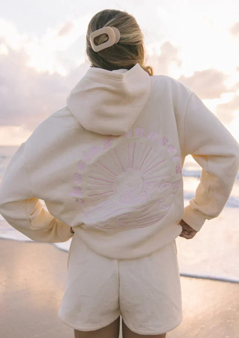 Pauline |  Eleganter Kapuzenpullover mit Wellenstickerei - Elle Zürich