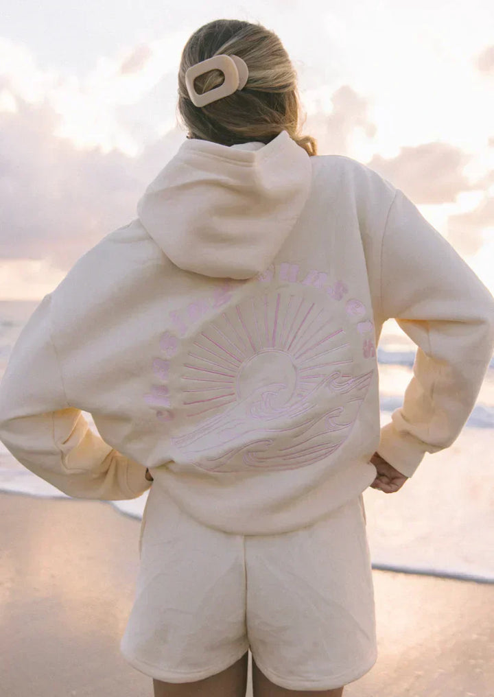 Pauline |  Eleganter Kapuzenpullover mit Wellenstickerei - Elle Zürich