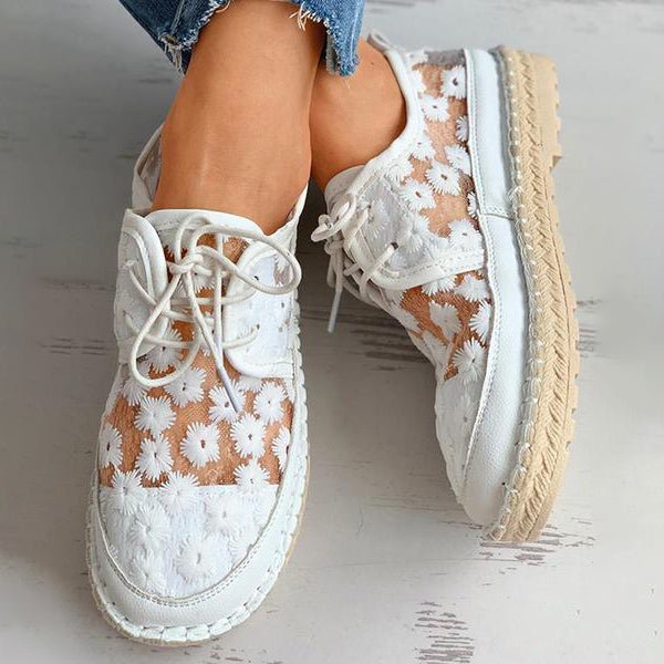 Rita | Luftige Schuhe mit Blumendesign - Elle Zürich