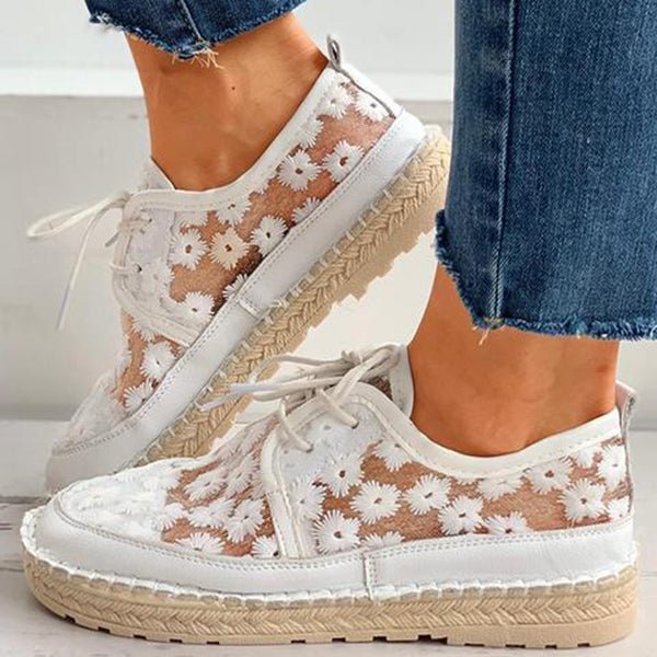 Rita | Luftige Schuhe mit Blumendesign - Elle Zürich