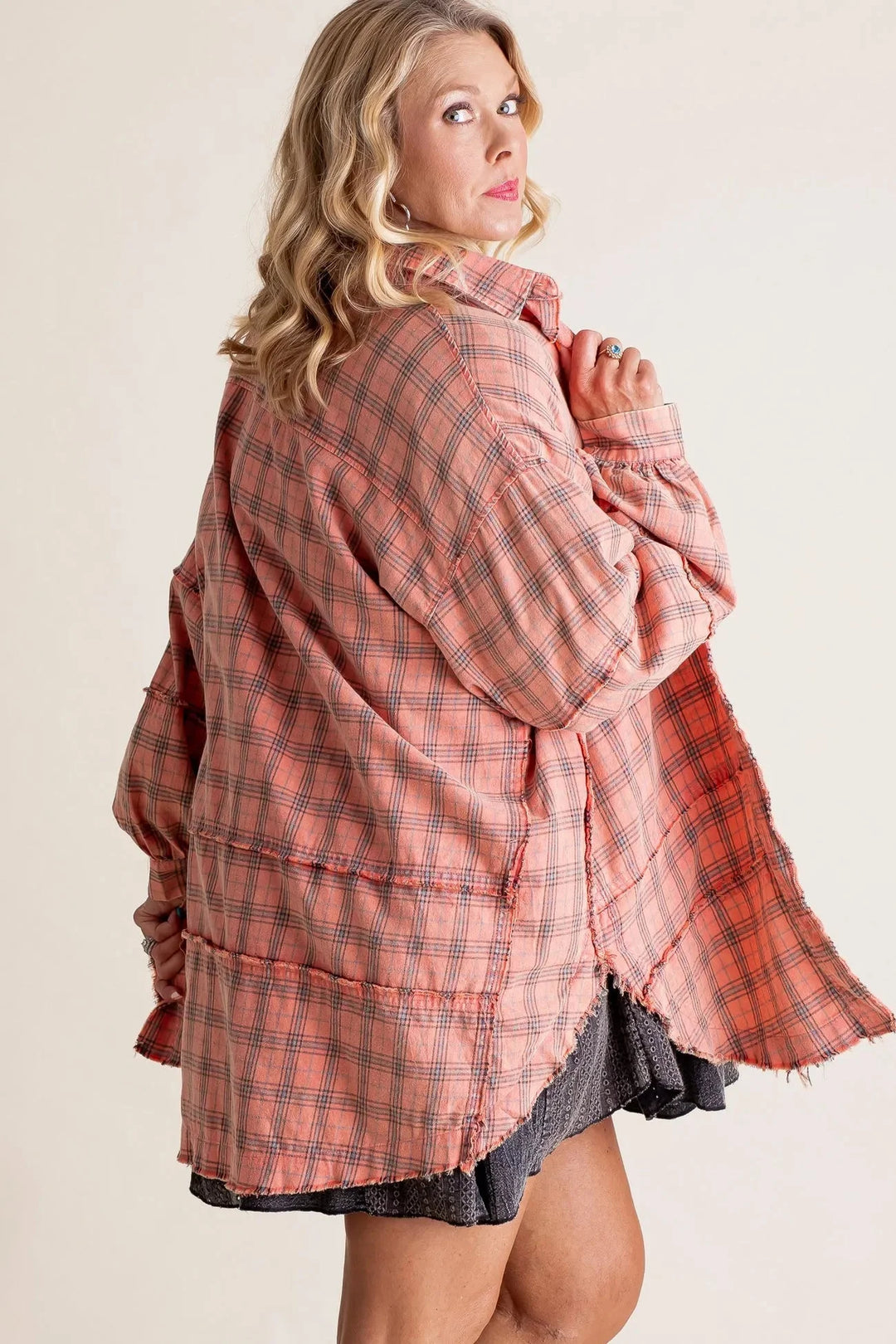 Dorothea | Lässiges Oversize Hemd mit Taschen - Elle Zürich