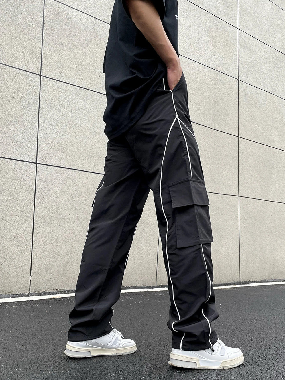 Theo | Herren Cargohose mit weitem Bein und Taschen - Elle Zürich
